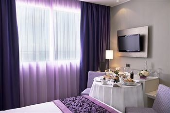 Room Service - Dining